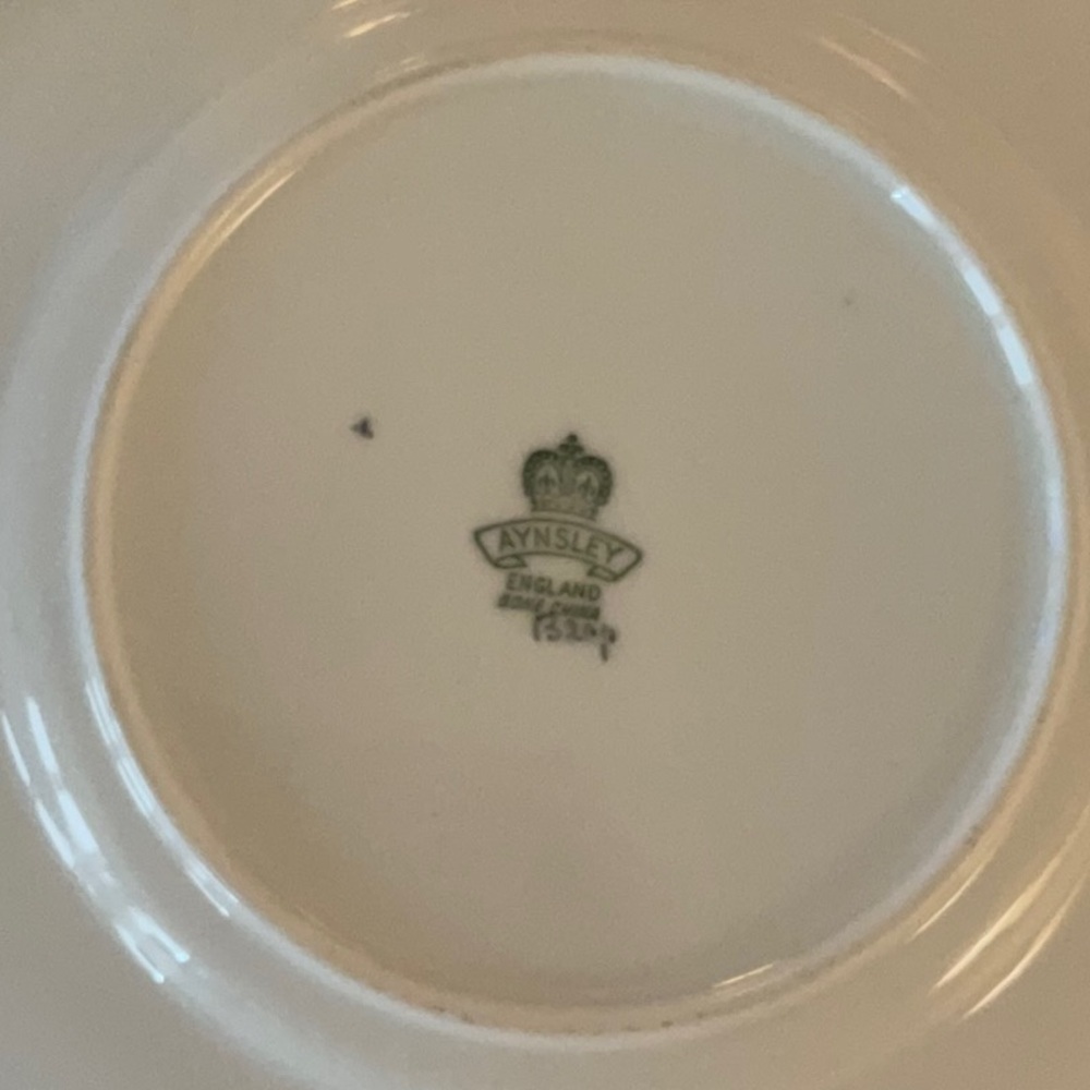 Aynsley China Flower Basket pattern, bread/butter plate, teacup/saucer - Picture 10 of 10